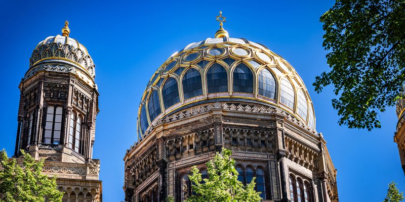 Kuppel der Synagoge in der Oranienburger Straße in Berlin