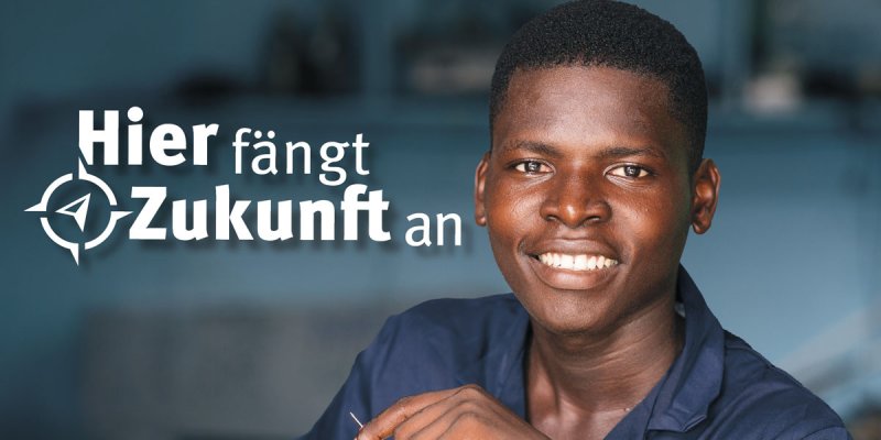 Plakat der Fastenaktion 2026 von Misereor mit dem Leitwort "Hier fängt Zukunft an"
